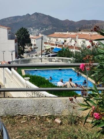 Hébergement de vacances Maison Dans Piscine *