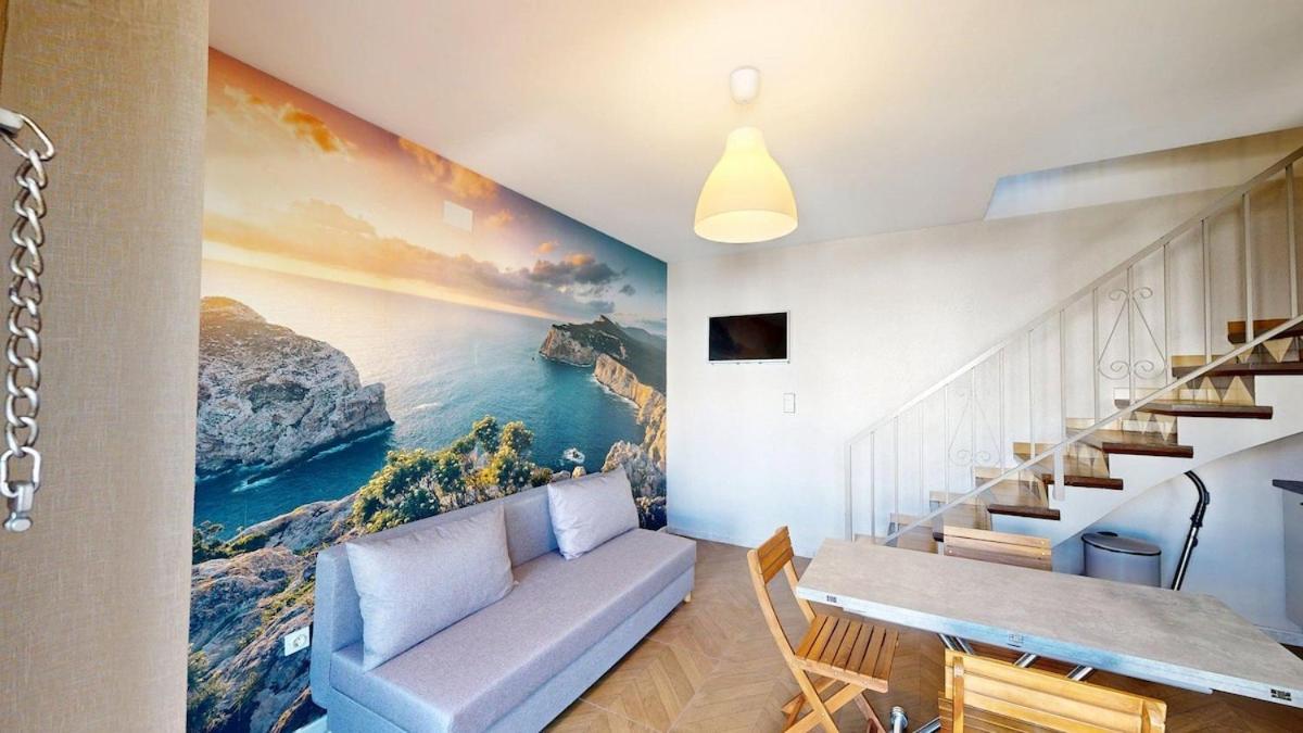 Hébergement de vacances Maison Dans Piscine Roses